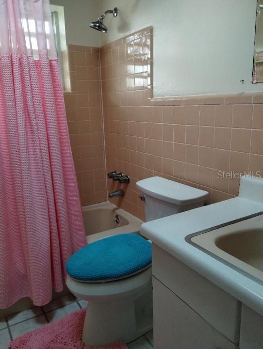 1302 W WELLINGTON DR