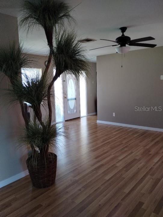 1302 W WELLINGTON DR