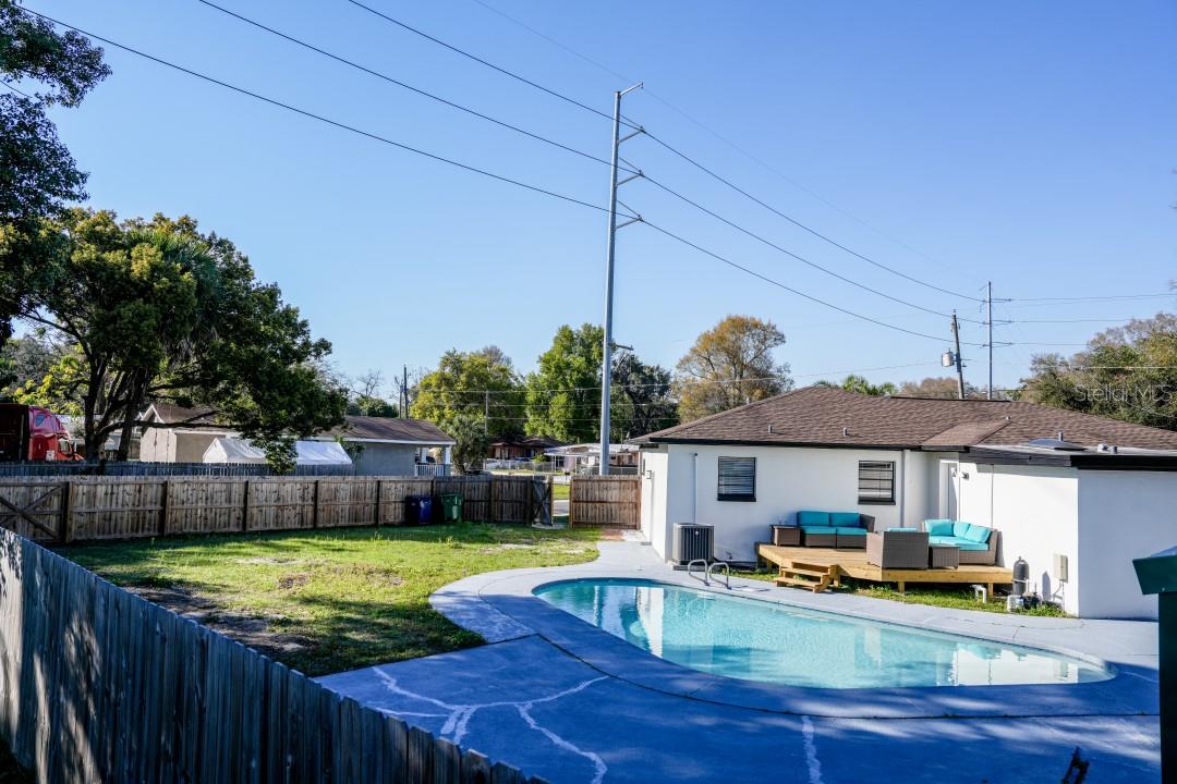 3501 LINDELL AVE