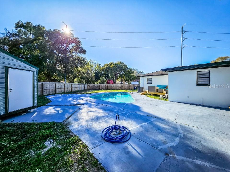 3501 LINDELL AVE