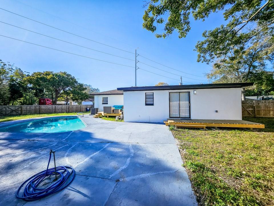 3501 LINDELL AVE