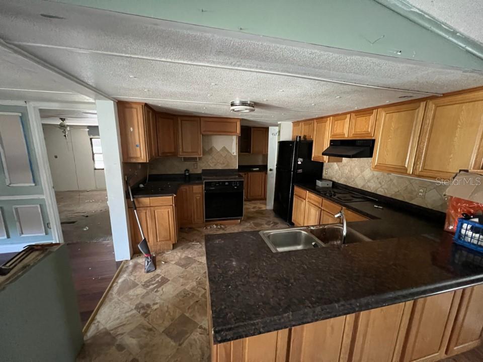 6608 W WOODLYNN LN