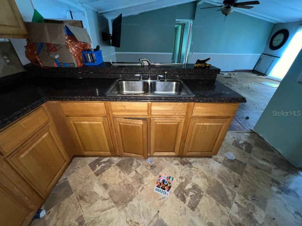 6608 W WOODLYNN LN