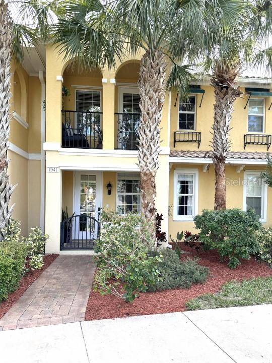 1541 NAPOLI DR E