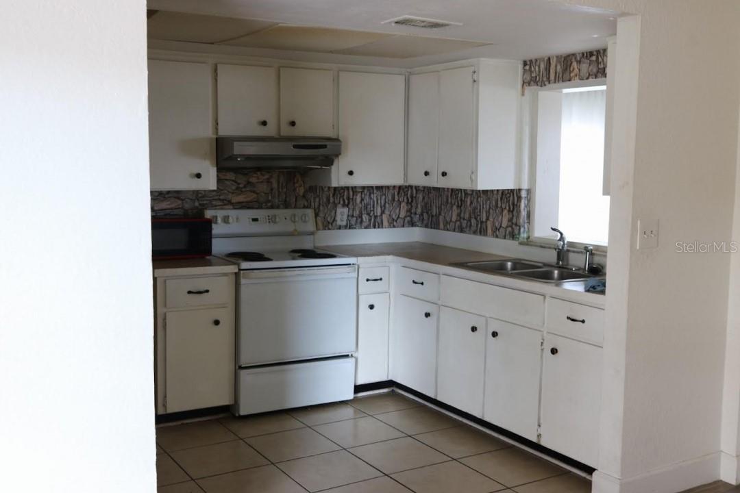 2743 GRANDOLA DR