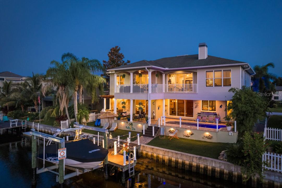 321 MANATEE LN
