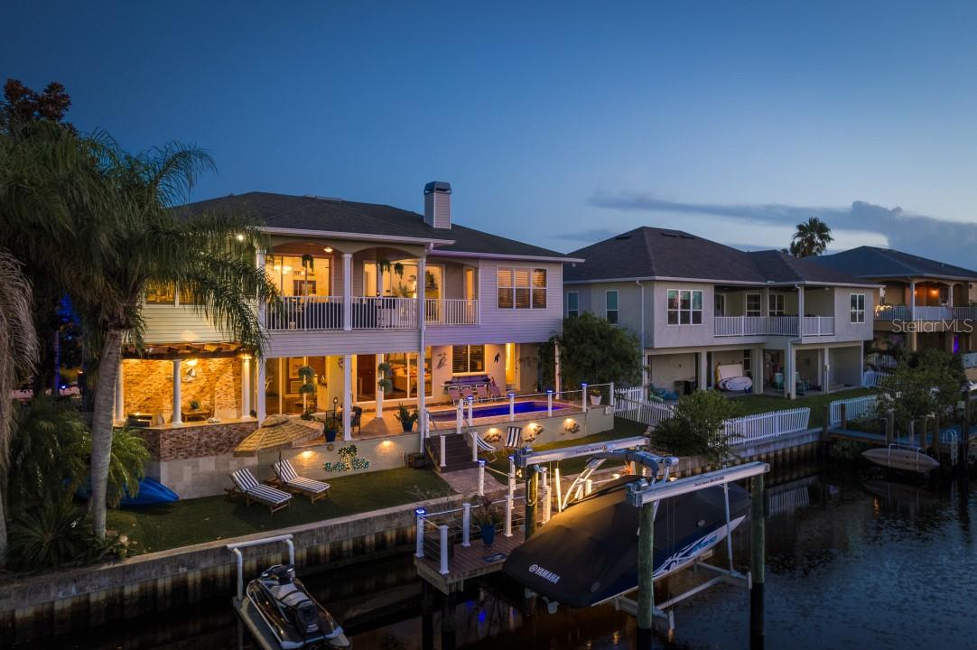 321 MANATEE LN