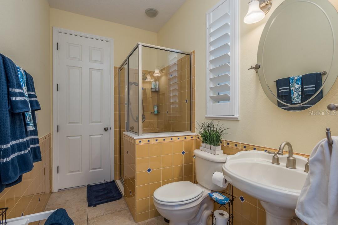 321 MANATEE LN