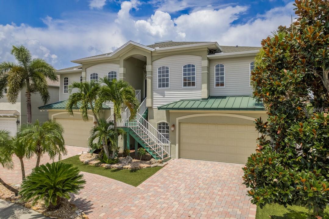 321 MANATEE LN