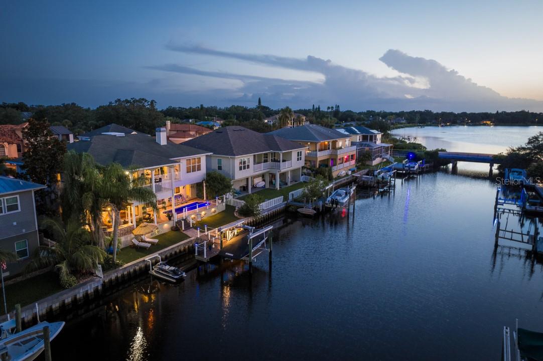 321 MANATEE LN