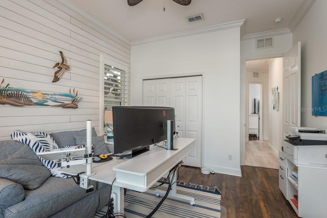 321 MANATEE LN