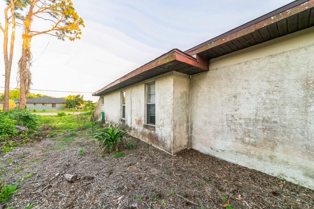 1231 BEACON DR