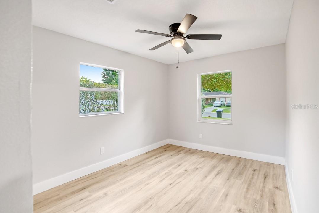 800 ROLLING GREEN DR