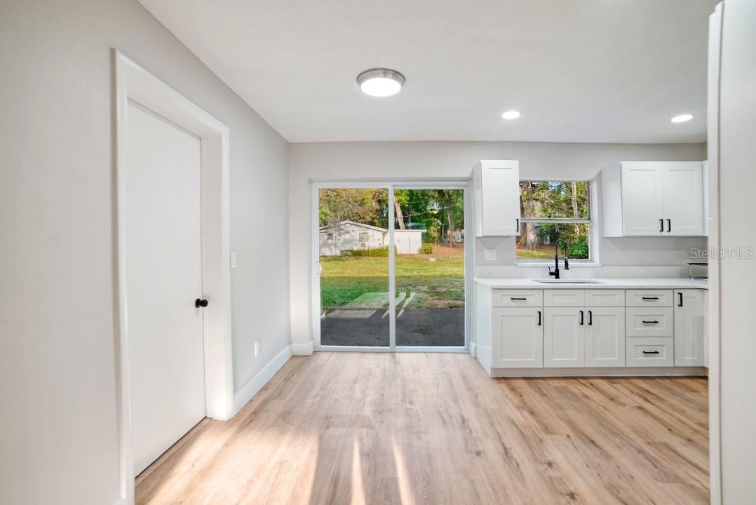 800 ROLLING GREEN DR