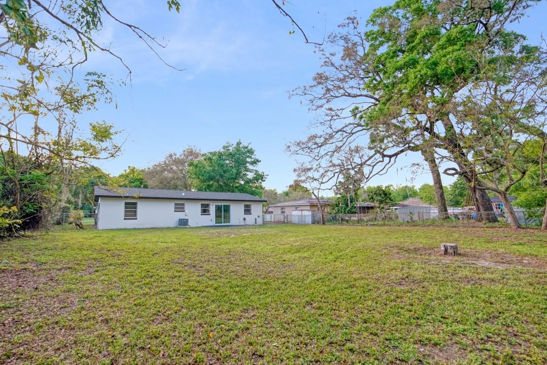 800 ROLLING GREEN DR