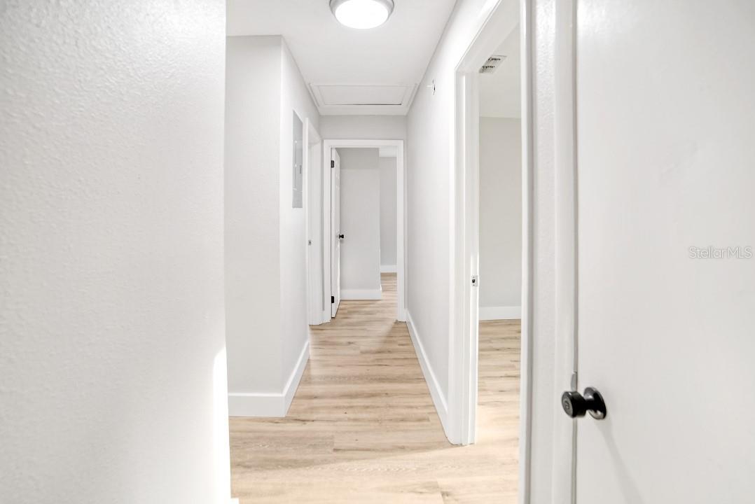 800 ROLLING GREEN DR