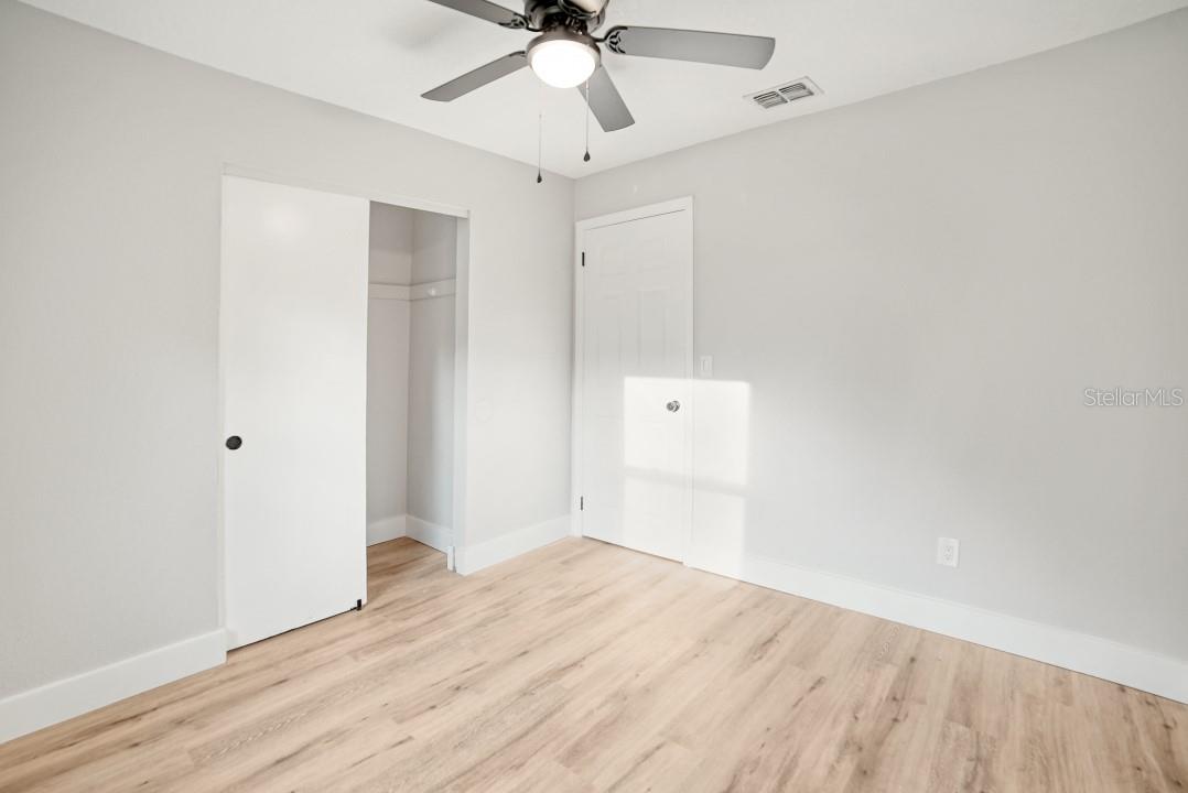 800 ROLLING GREEN DR