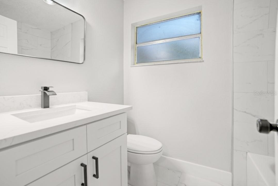 800 ROLLING GREEN DR