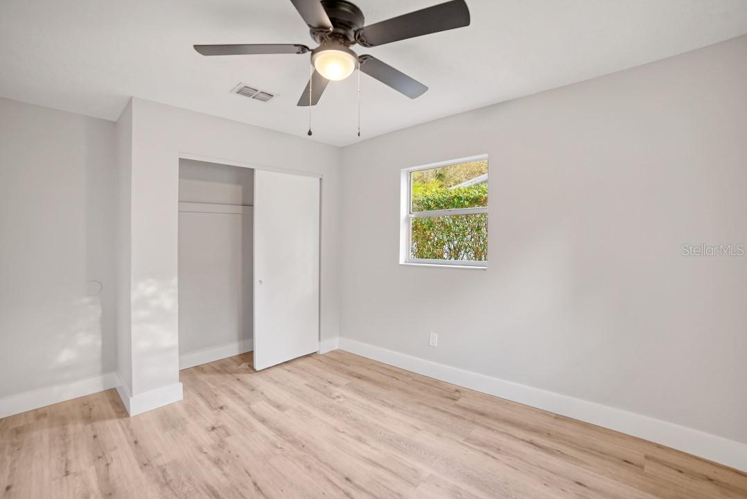 800 ROLLING GREEN DR