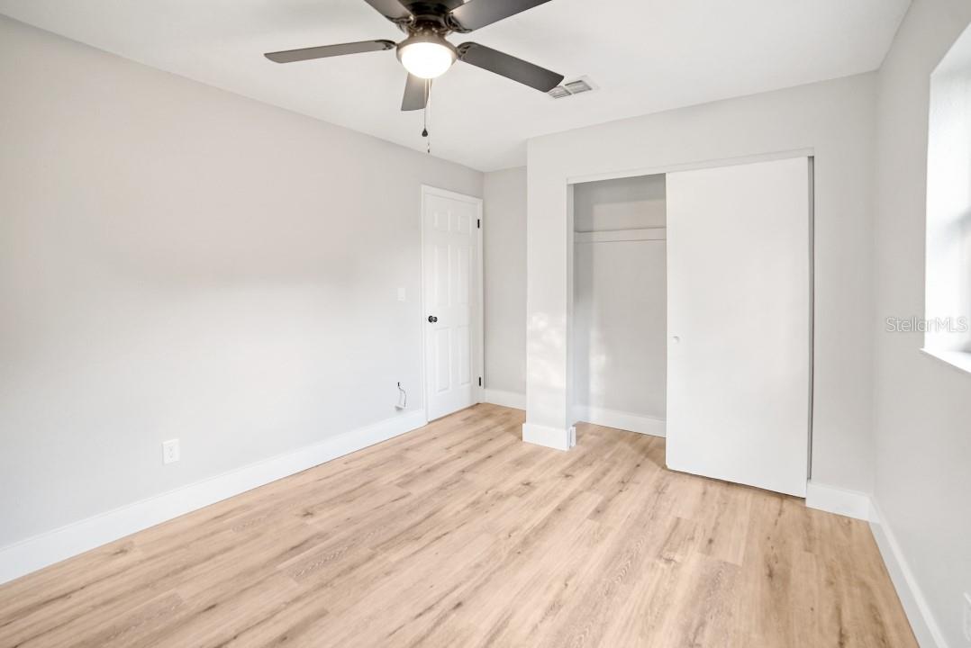 800 ROLLING GREEN DR