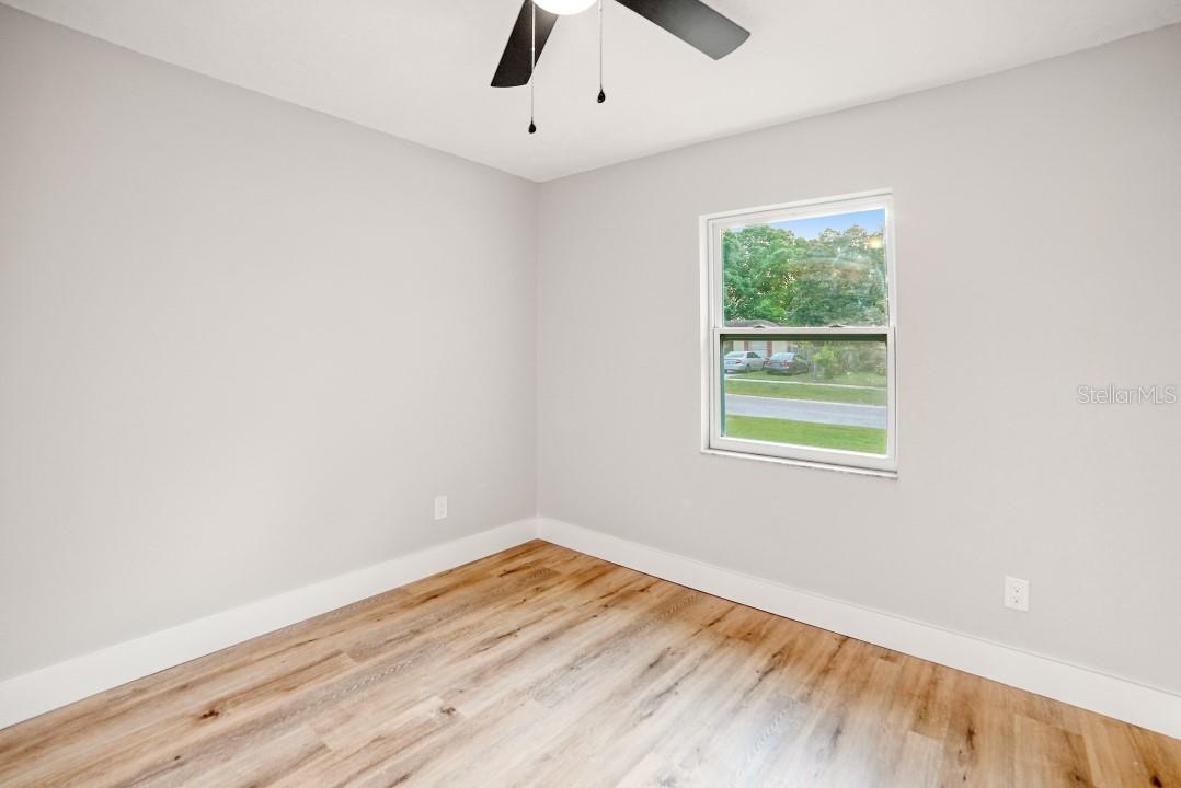 800 ROLLING GREEN DR