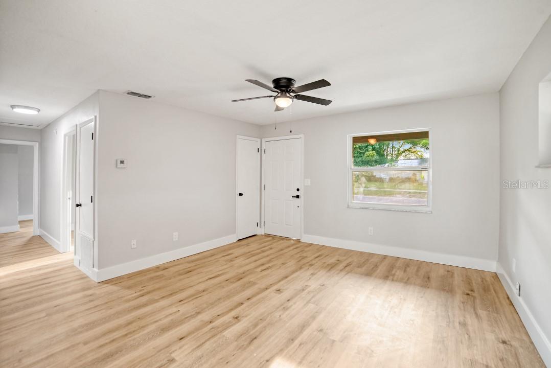 800 ROLLING GREEN DR