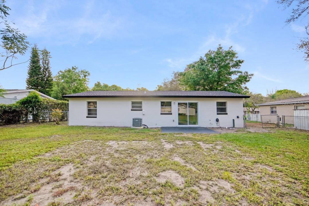 800 ROLLING GREEN DR