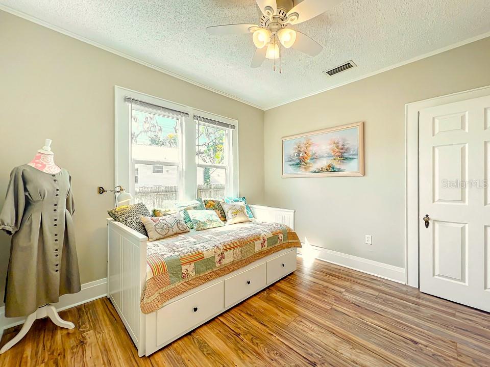 611 INTERLACHEN PKWY