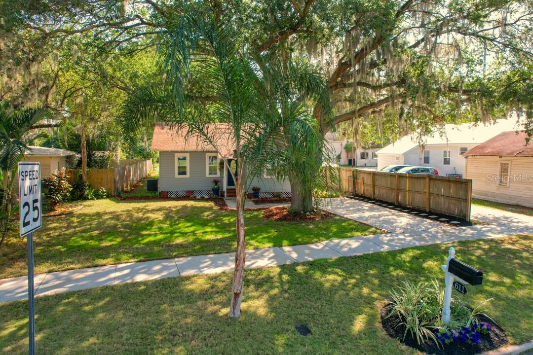 611 INTERLACHEN PKWY