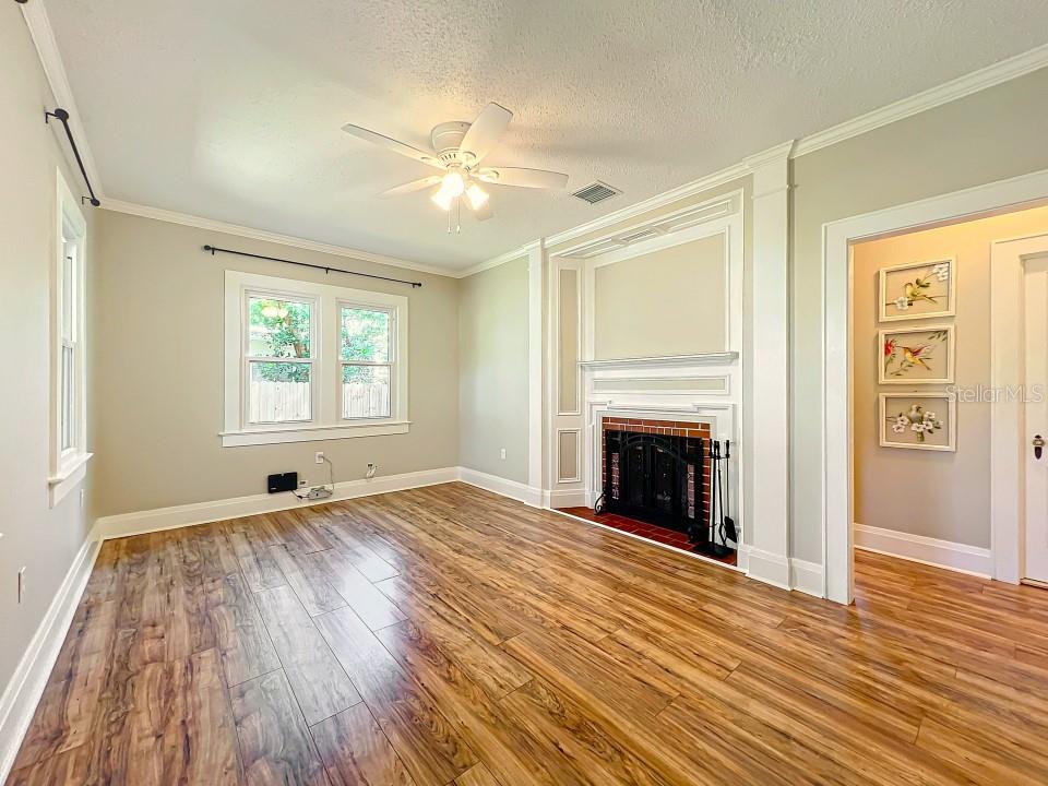 611 INTERLACHEN PKWY