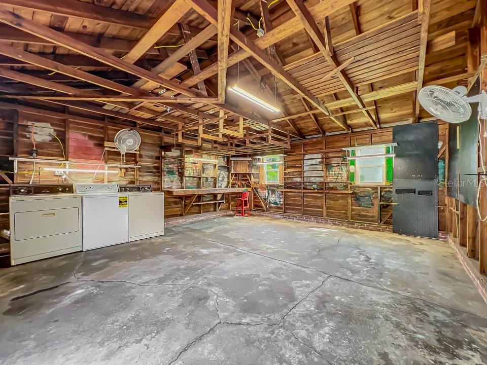611 INTERLACHEN PKWY