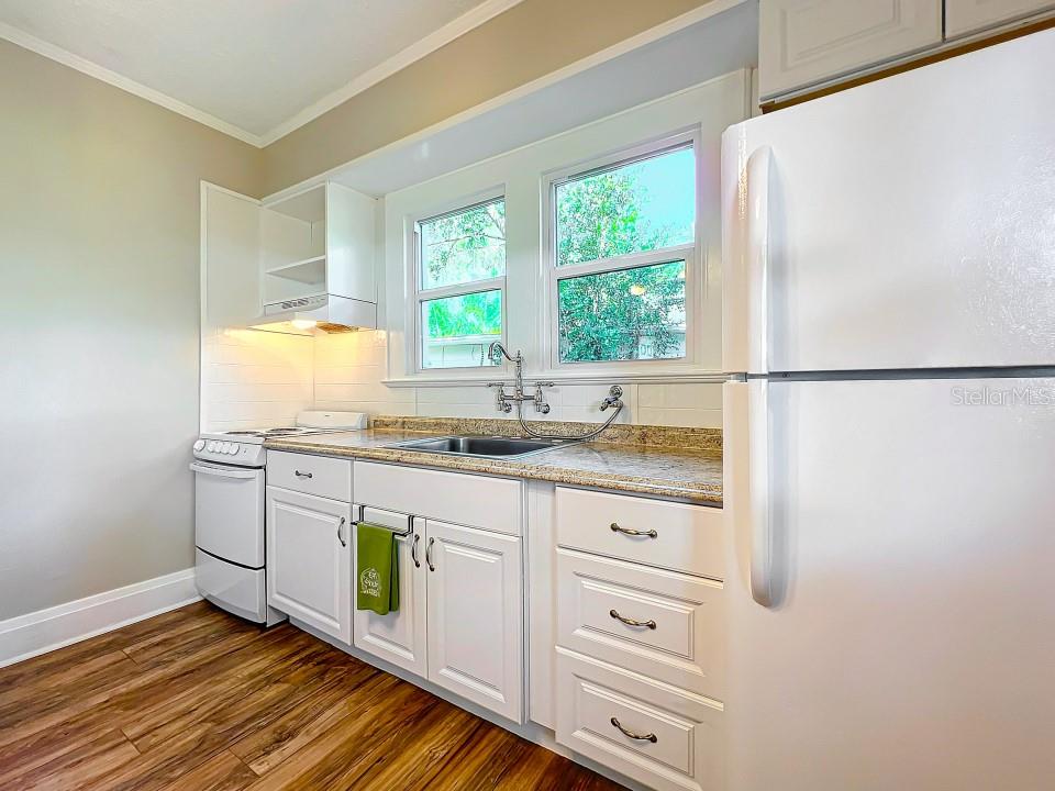 611 INTERLACHEN PKWY