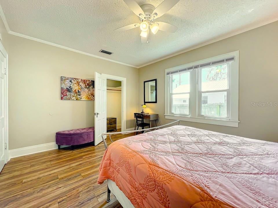 611 INTERLACHEN PKWY