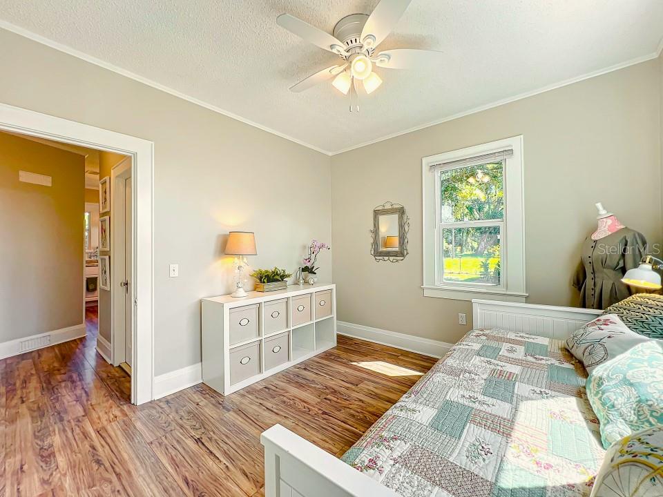 611 INTERLACHEN PKWY