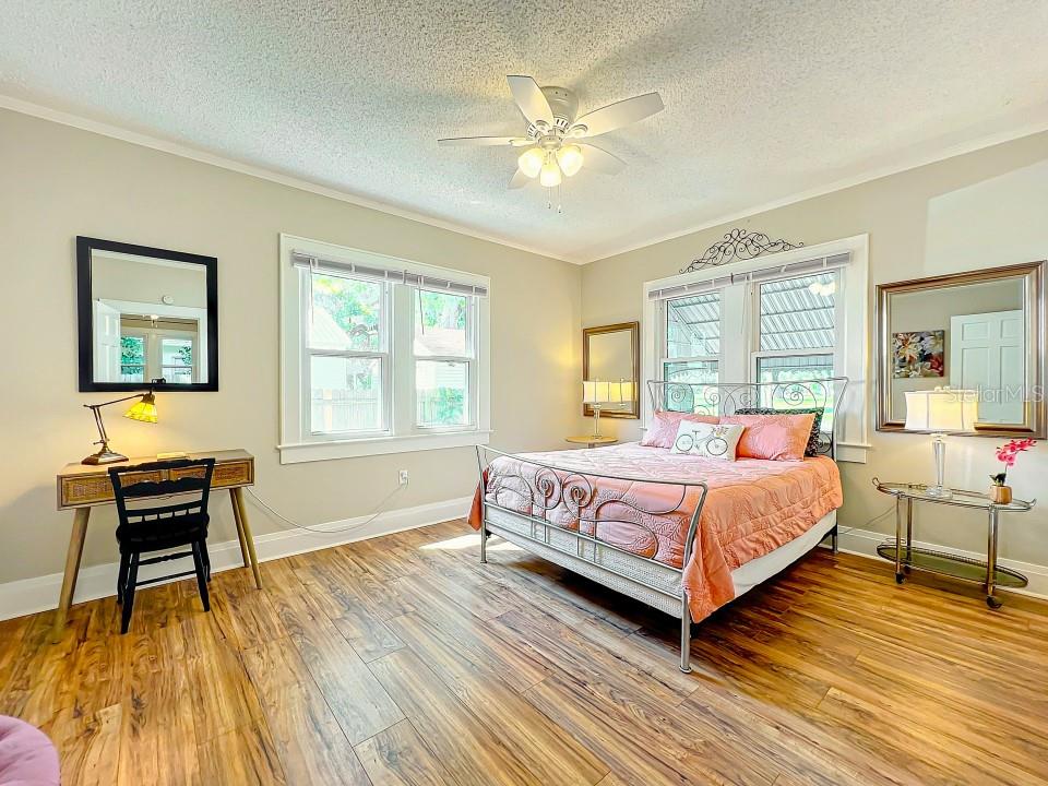 611 INTERLACHEN PKWY