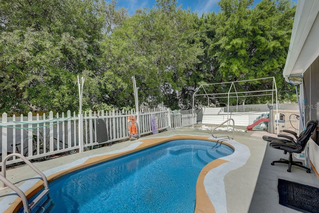 344 ASHFORD DR