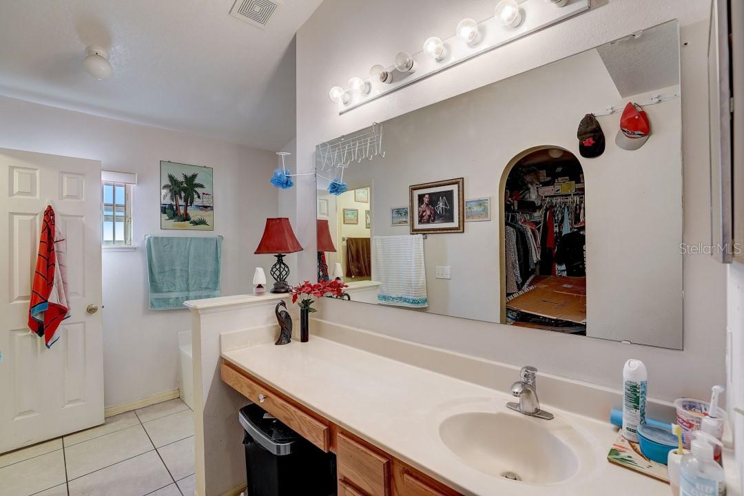 344 ASHFORD DR