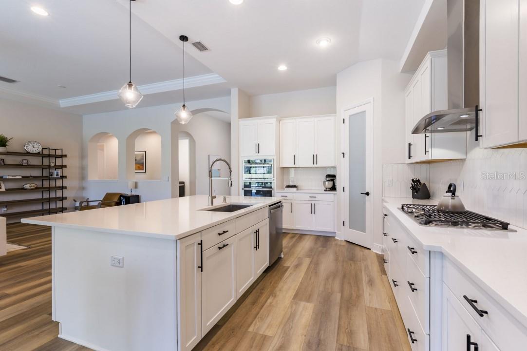 4011 BURDICK LOOP