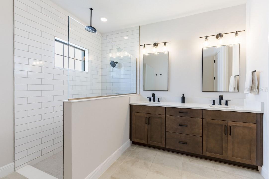 4011 BURDICK LOOP