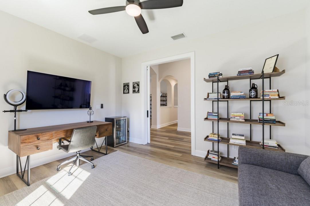 4011 BURDICK LOOP