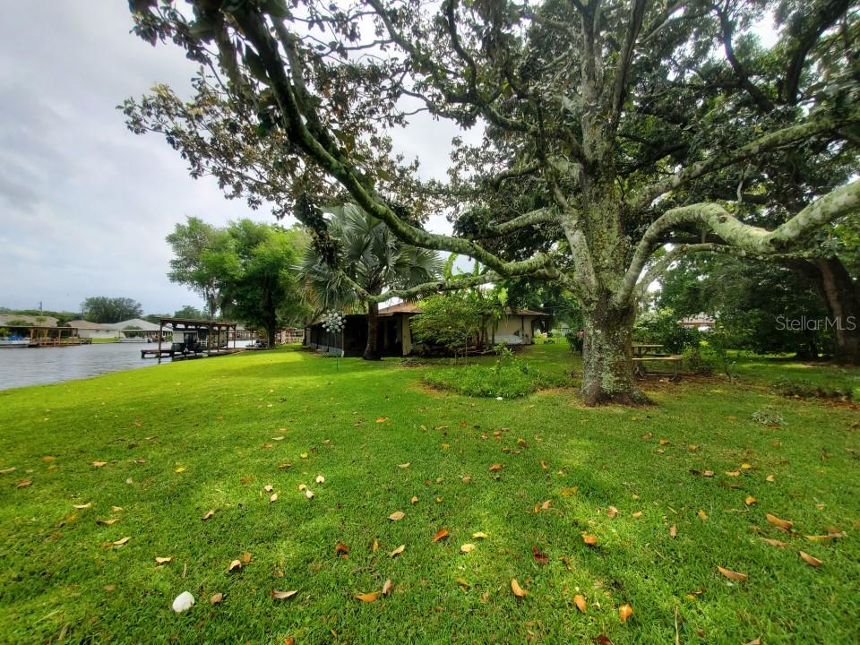 13031 COUNTRY CLUB DR