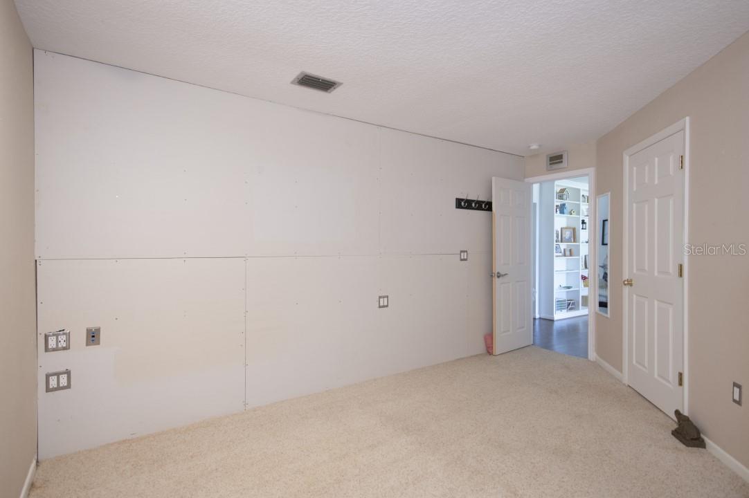 13031 COUNTRY CLUB DR