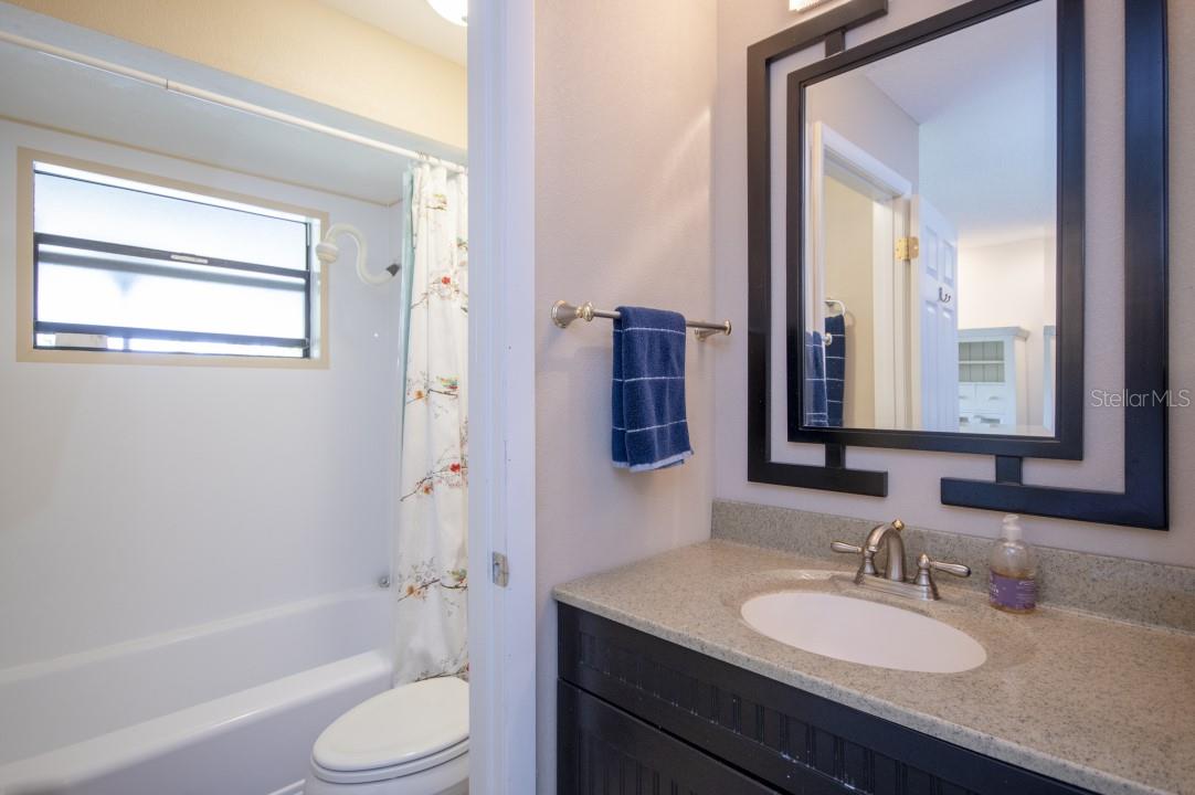 13031 COUNTRY CLUB DR