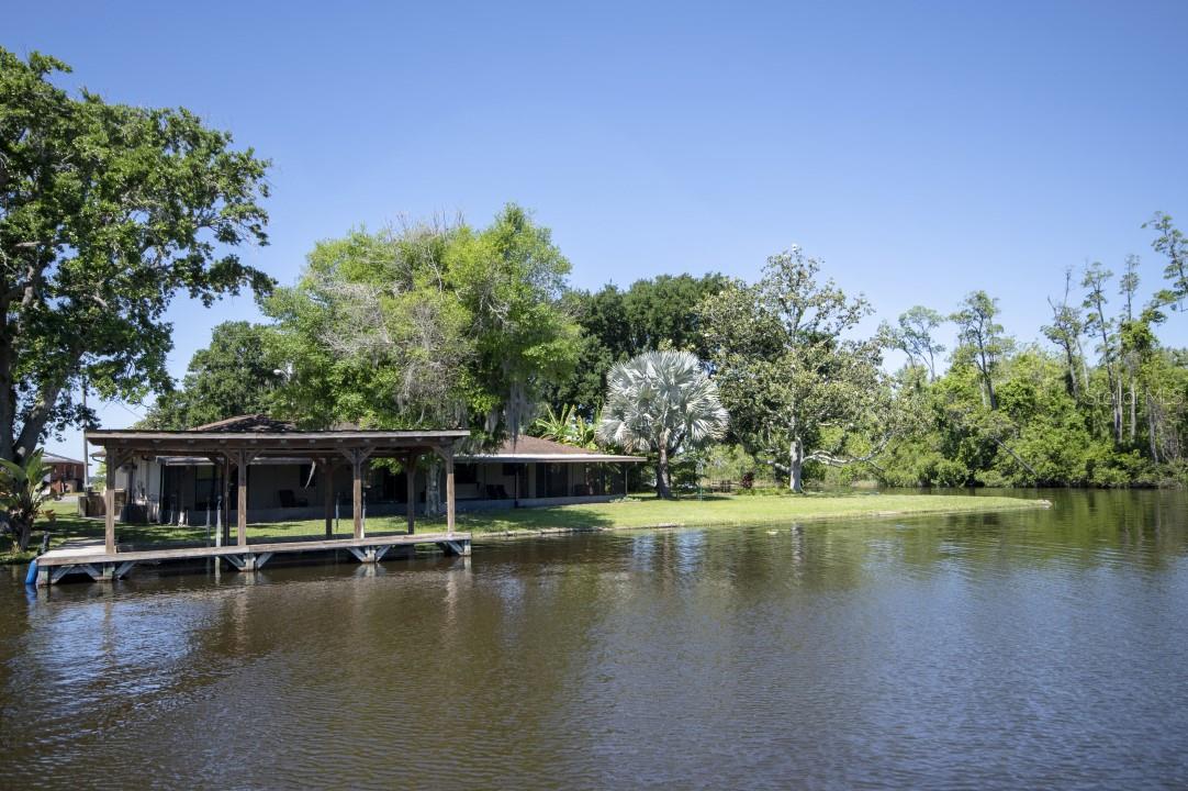 13031 COUNTRY CLUB DR