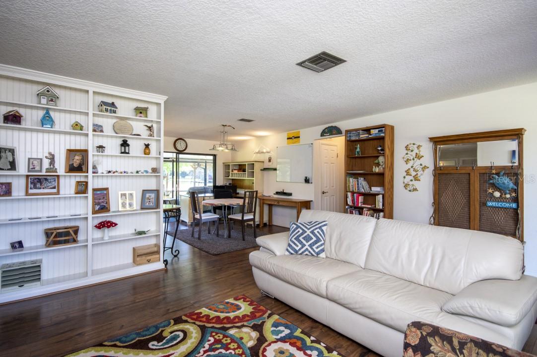 13031 COUNTRY CLUB DR