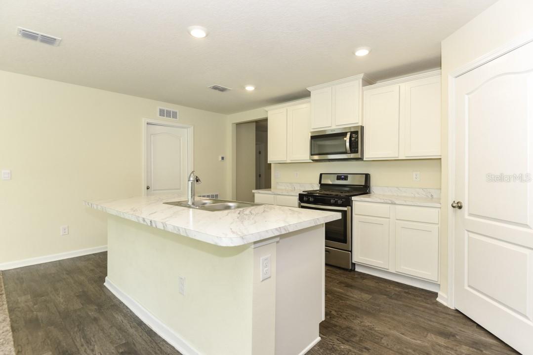 674 GRAND RESERVE DR