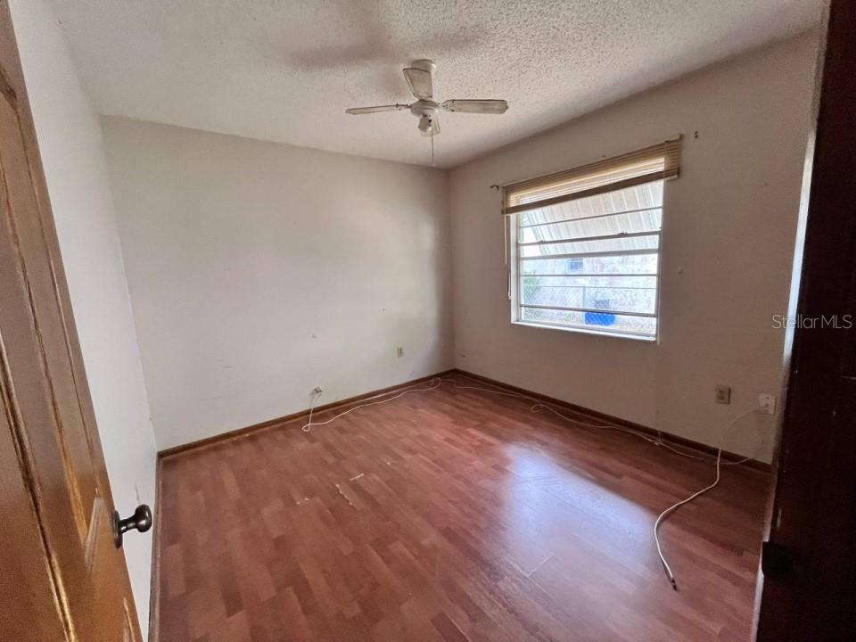 2220 CRYSTAL GROVE LN