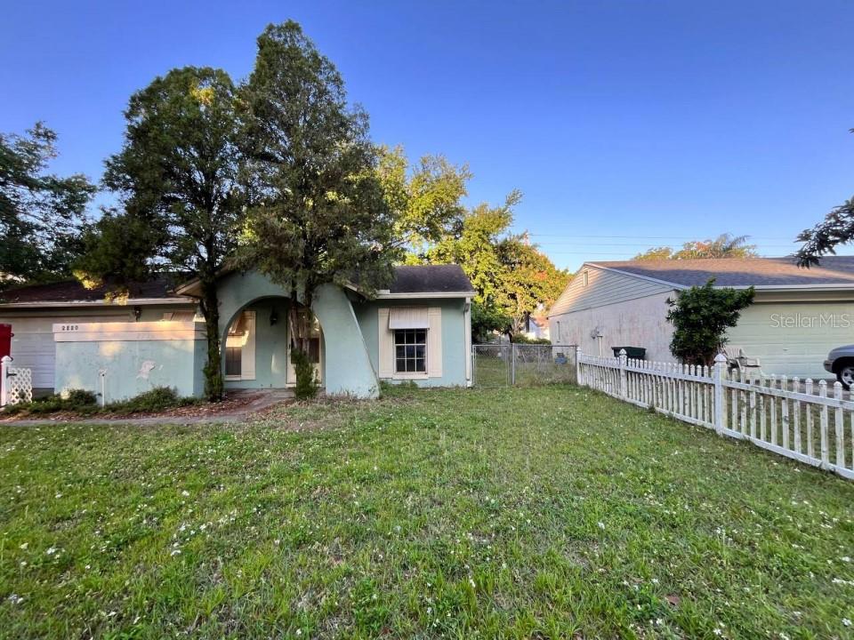 2220 CRYSTAL GROVE LN