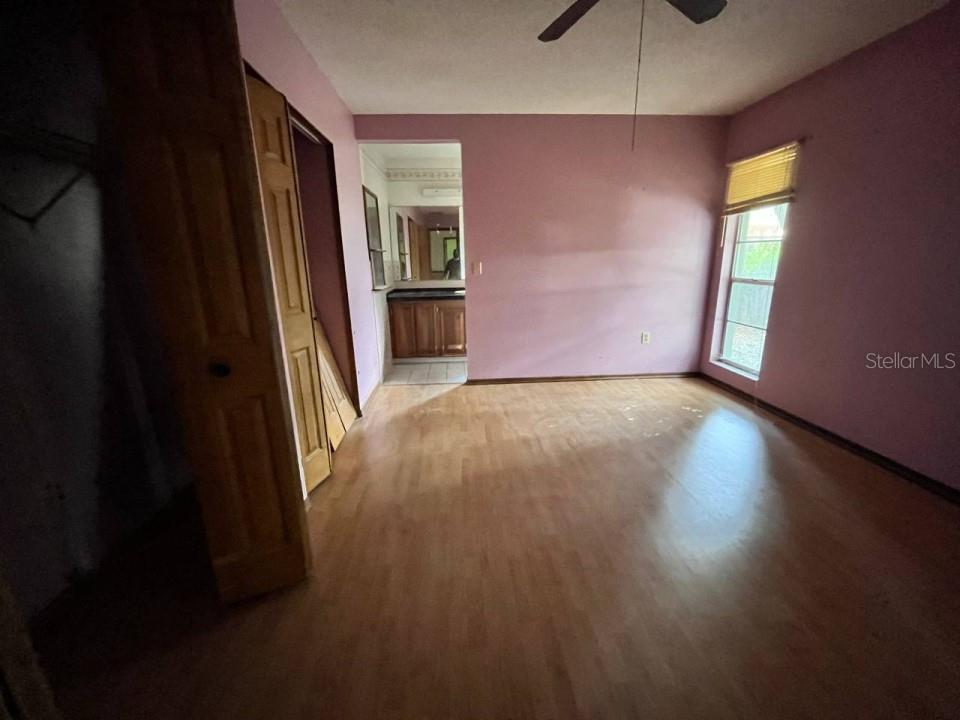 2220 CRYSTAL GROVE LN