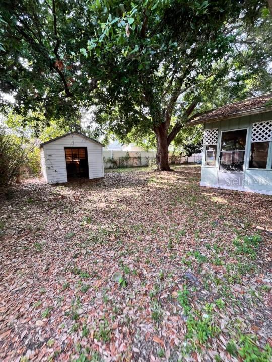 2220 CRYSTAL GROVE LN